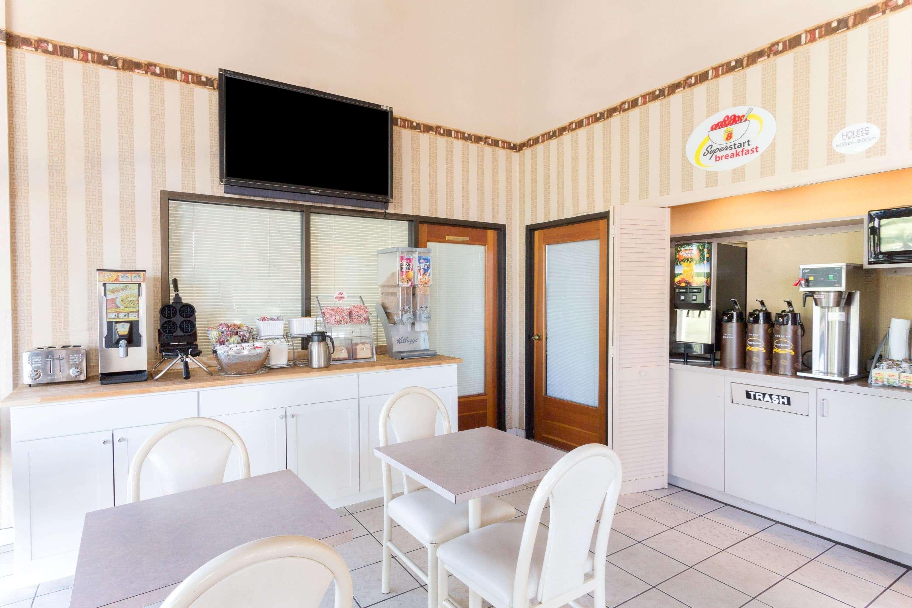 Super 8 By Wyndham Riviera Beach West Palm Beach Bagian luar foto