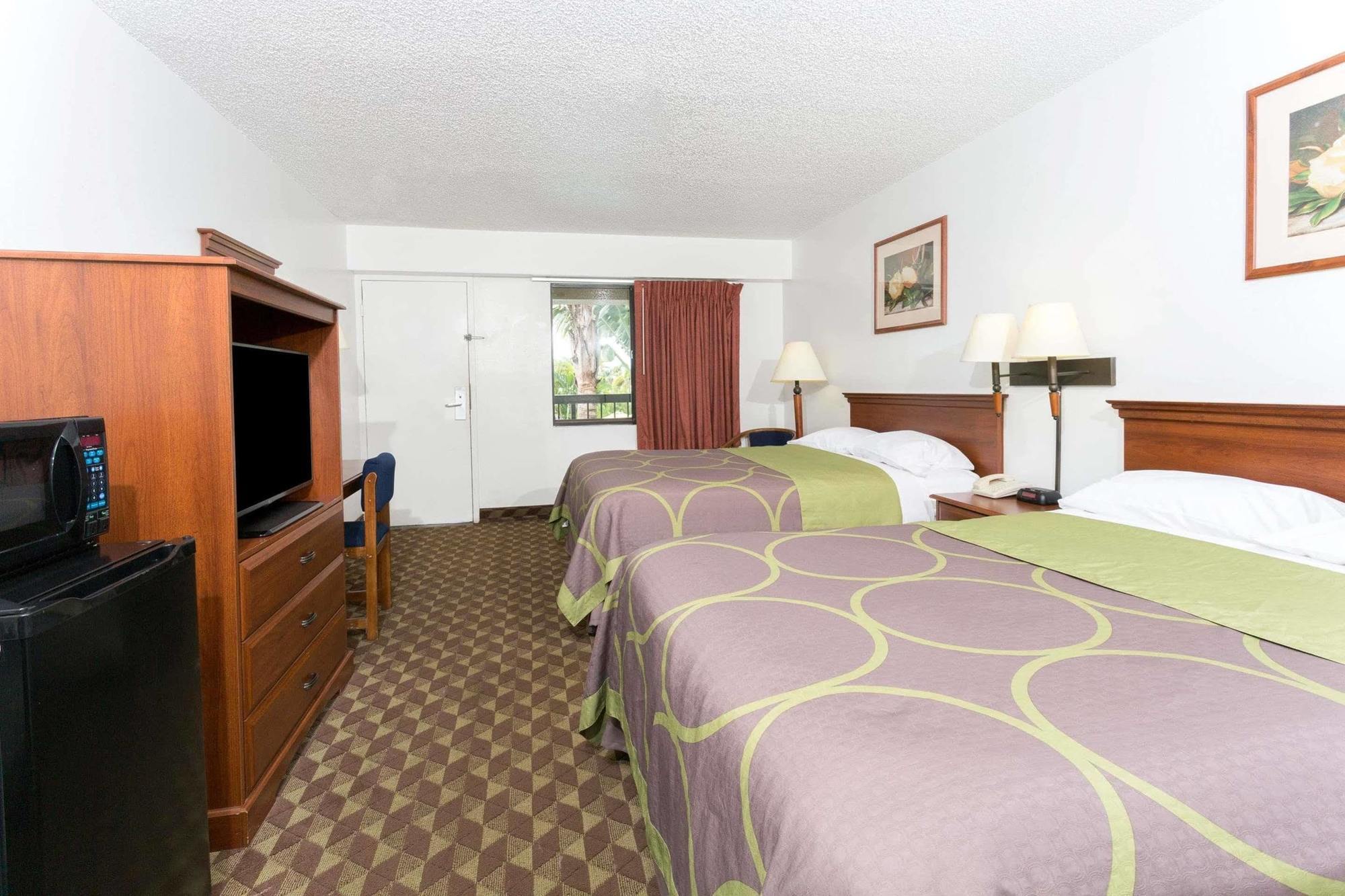 Super 8 By Wyndham Riviera Beach West Palm Beach Bagian luar foto