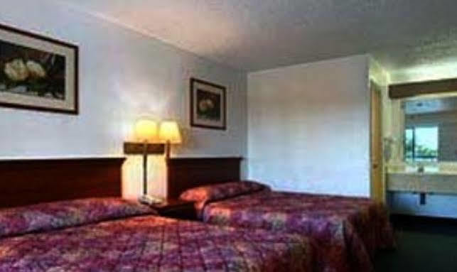 Super 8 By Wyndham Riviera Beach West Palm Beach Bagian luar foto